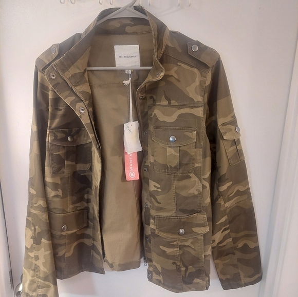 Camouflage Military Style Jacket - Picture 3 of 6